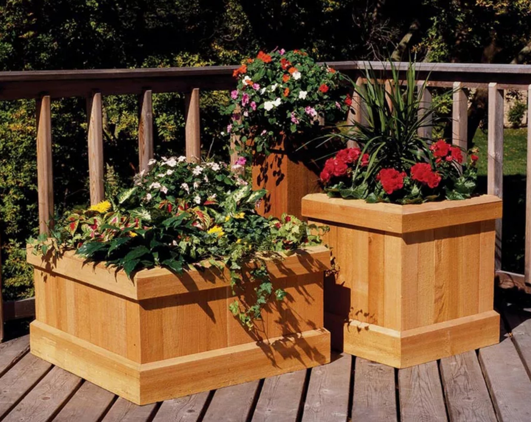 Handmade cedar wood home goods and artisan crafts